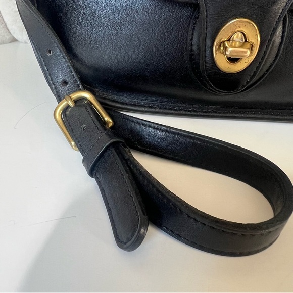 VTG Coach 90’s Prairie #9954 Turnlock Crossbody Black Leather Bag Purse - Picture 4 of 15